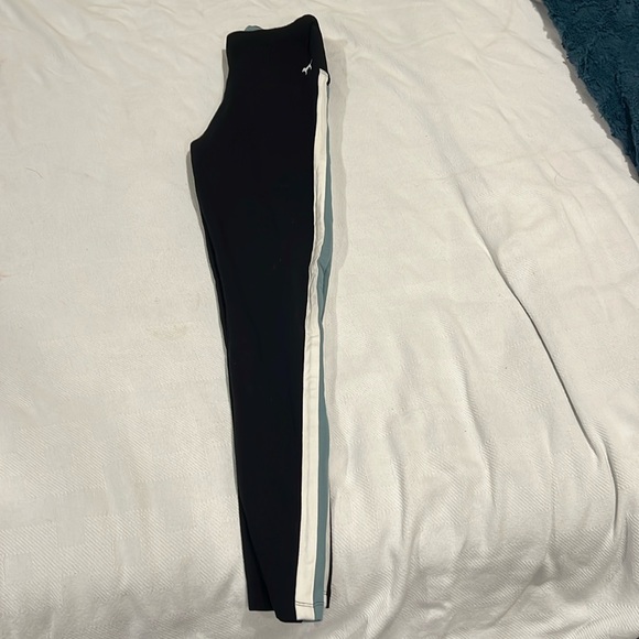 PINK Victoria's Secret Pants - Victoria’s Secret leggings